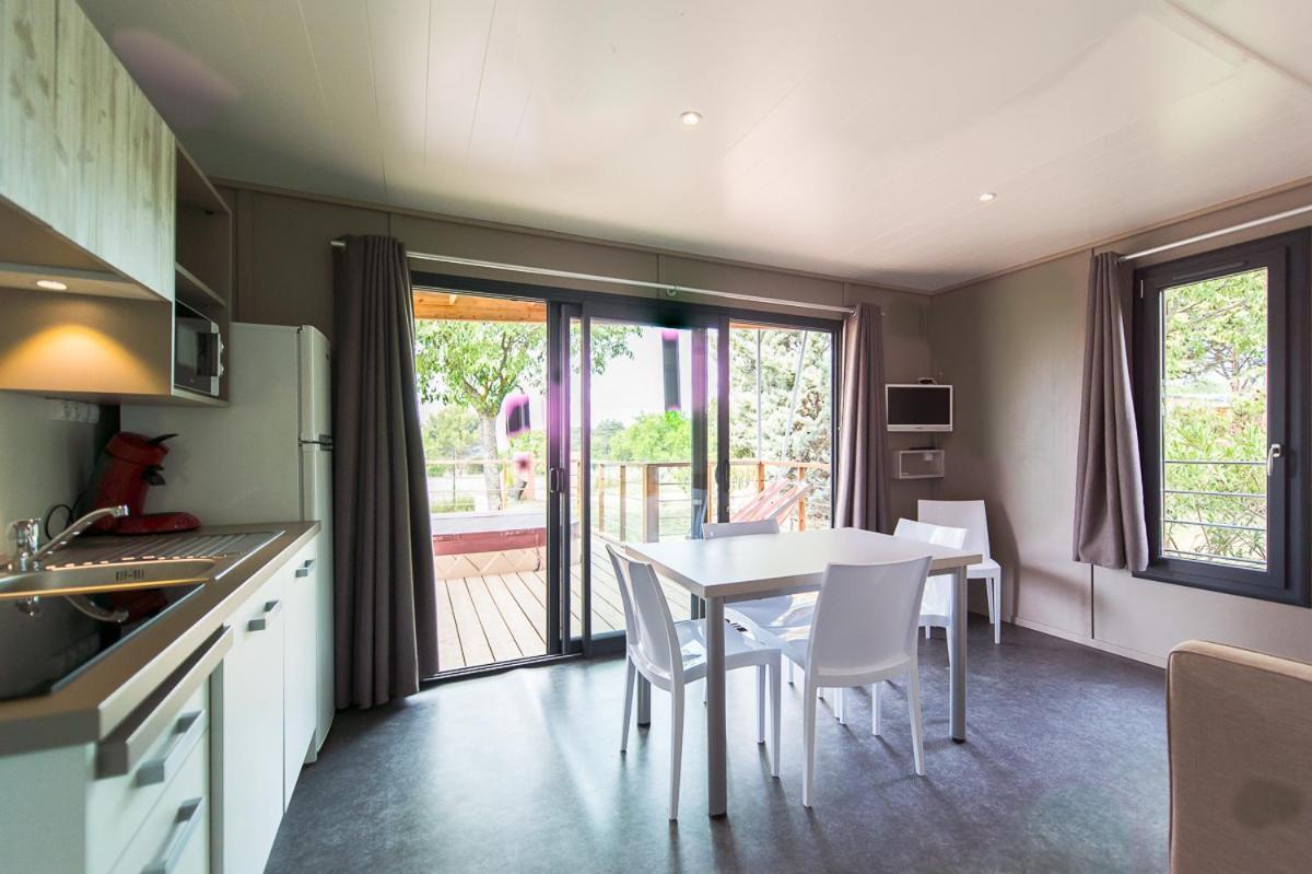 Camping Les Hautes Prairies Lourmarin Ngoại thất bức ảnh