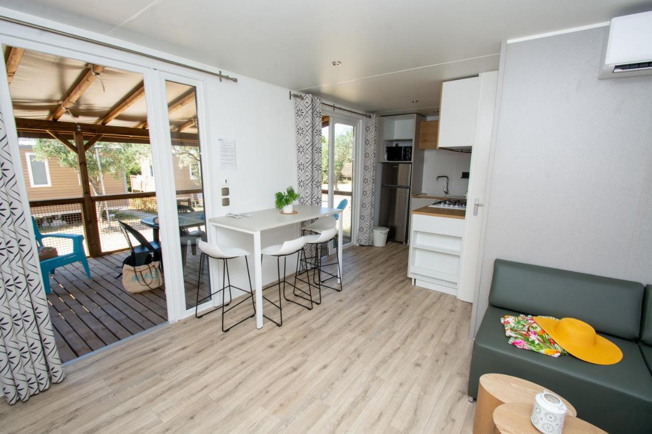 Camping Les Hautes Prairies Lourmarin Ngoại thất bức ảnh