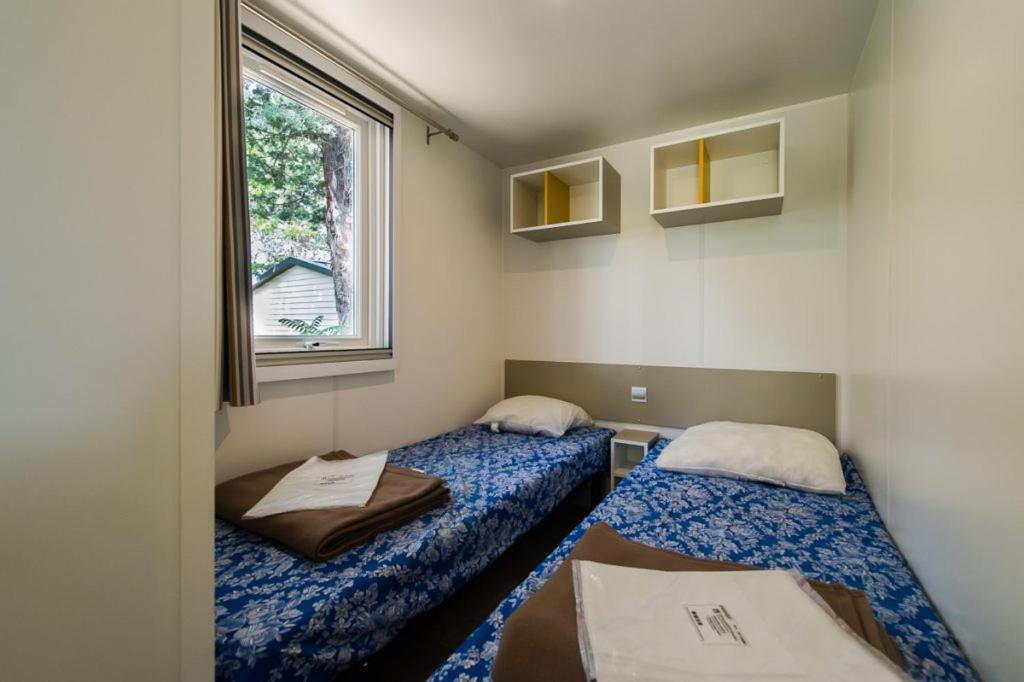 Camping Les Hautes Prairies Lourmarin Ngoại thất bức ảnh