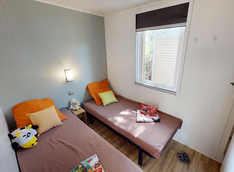 Camping Les Hautes Prairies Lourmarin Ngoại thất bức ảnh