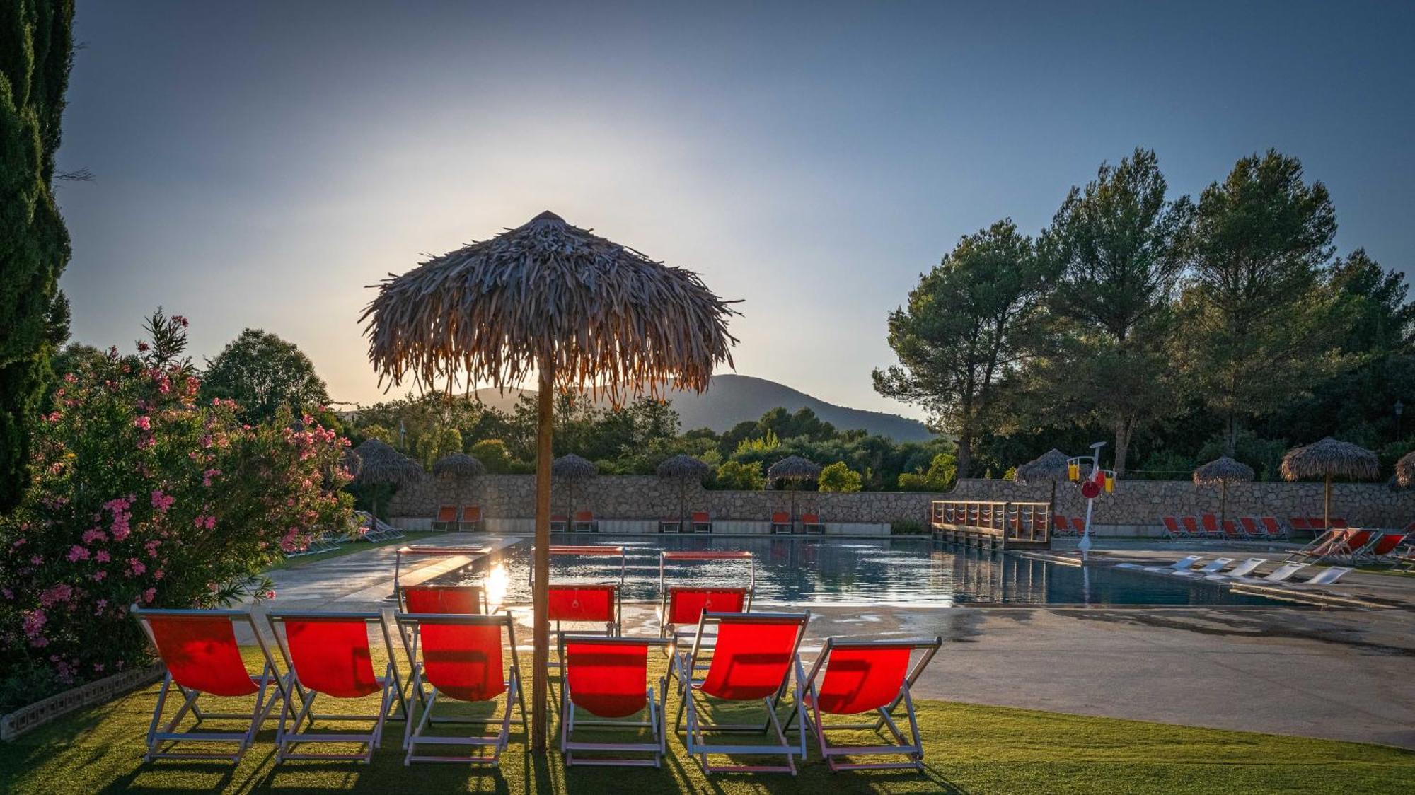Camping Les Hautes Prairies Lourmarin Ngoại thất bức ảnh